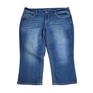Maurices Medium Wash White‎ Stitch Faded Denim Capri Size 15/16
